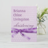 Baby Girl Christening Lila Damask Metallic Einladung (Stehend Vorderseite)