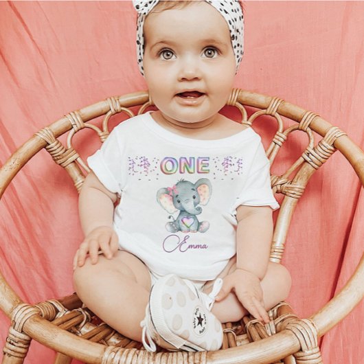 Baby Girl First Birthday Name Elephant Niedlich On Baby T-shirt