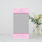 Baby Girl Footprints Foto Birth Ankündigung (Stehend Vorderseite)