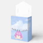 Baby Girl hanging on Clothesline Geschenkschachtel (Geöffnet)