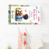 Baby Girl mit ihrer Teddy Bear Baby Dusche Willkom Banner (Insitu)