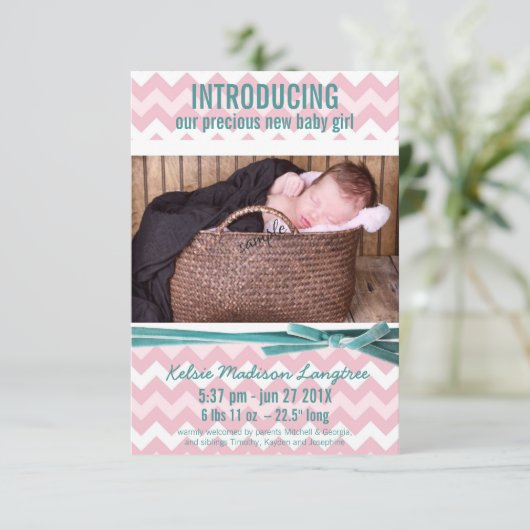 Baby Girl Pink und Aquamarines Zickzack Foto Ankündigung (Stehend Vorderseite)