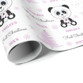 Baby Girls First Christmas Panda Bear Pink Geschenkpapier (Rolleneckpunkt)
