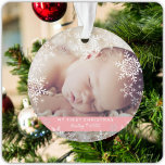 Baby Girl's First Christmas Snowflakes Pink Ornament<br><div class="desc">Dieses süße Design bietet Schneeflocken in Weiß und Silber mit Platz für ein Foto zum Gedenken an die 1. Weihnachtszeit des Babys! Die Kollektion der Koordinationsprodukte ist in unserem Shop, zazzle.com/doodlelulu*, erhältlich. Kontaktieren Sie uns, wenn Sie dieses Design für ein bestimmtes Produkt verwenden möchten, um Ihr eigenes, einzigartiges Passwort zu...</div>