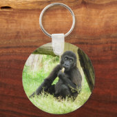 Baby Gorilla Snacking Schlüsselanhänger (Vorderseite)