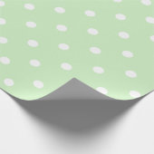 Baby Green Polka Dots Geschenkpapier (Ecke)