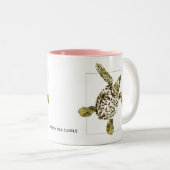 Baby-grüne Meeresschildkröte Zweifarbige Tasse (VorderseiteRechts)