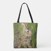 Baby-Häschen im Gras Tasche (Rückseite)