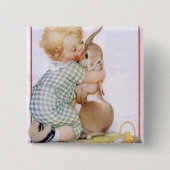 Baby Hugging Oaster Bunny Button (Vorderseite)