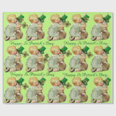 BABY HUGGING RABBIT IRISH ST. PATRICK'S DAY PARTY GESCHENKPAPIER (Flach)