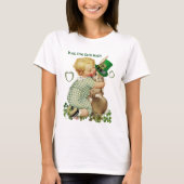 BABY HUGGING RABBIT LEPRECHAUN HAT, St. Patrick Da T-Shirt (Vorderseite)