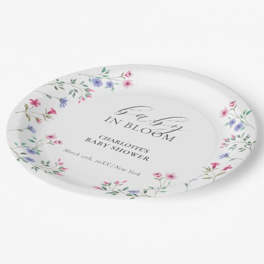 Baby im Blut | Elegante Wildblume Babydusche Pappteller (Schrägansicht)