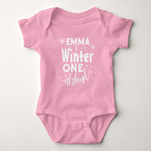 Baby im Winter Wonderland Pink Strampler