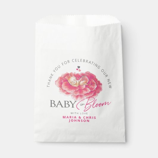 Baby in Bloimsy Aquarelldusche Geschenktütchen (Vorderseite)