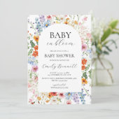 Baby in Bloom Baby Shower Invitation  Einladung (Stehend Vorderseite)