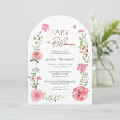 Baby in Bloom Blume Thema Babydusche Arch Einladung (Stehend Vorderseite)
