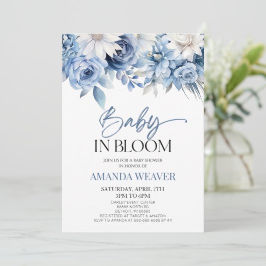 Baby in Bloom Dusty Blue Floral Blume Babydusche Einladung (Stehend Vorderseite)