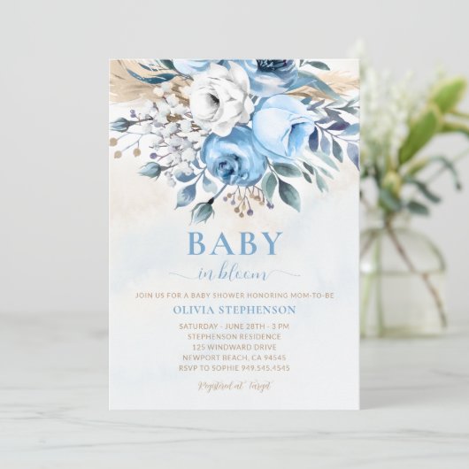 Baby in Bloom Dusty Blue Rose Elegant Baby Dusche Einladung (Stehend Vorderseite)