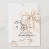 Baby in Bloom Elegant Bow Baby Shower Einladung (Vorderseite)