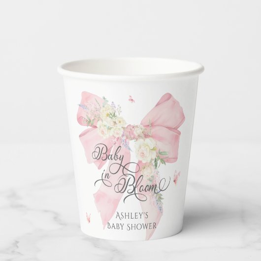 Baby in Bloom Elegant Soft Pink Bow Baby Dusche Pappbecher (Rückseite)