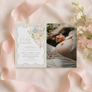 Baby in Bloom Florales Mädchen-Baby-Shower-Foto Einladung