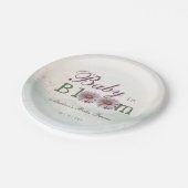 Baby in Bloom Gerber Daisies Baby Shower Pappteller (Schrägansicht)