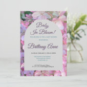 Baby in Bloom Hydrangea Baby Shower Invitation Einladung (Stehend Vorderseite)