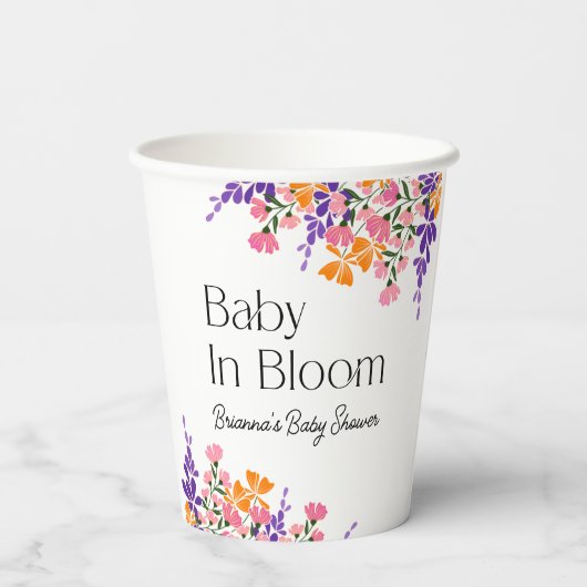 Baby in Bloom Lebendige Frühlingsblumen Babydusche Pappbecher (Rückseite)