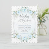 Baby in Bloom Pastel Blue Silver Floral Boy Dusche Einladung (Stehend Vorderseite)