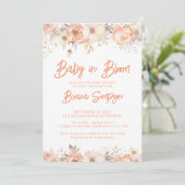 Baby in Bloom Peach Floral Baby Dusche Einladung (Stehend Vorderseite)