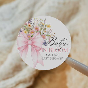 Baby in Bloom Pink Bow Babyaufkleber Runder Aufkleber