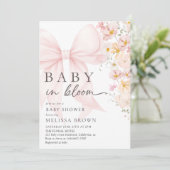 Baby in Bloom Pink Bow Kinderdusche Einladung (Stehend Vorderseite)