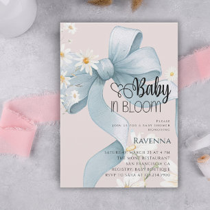 Baby in Bloom Preppy-Schleife Blaue Gänseblümchen- Einladung