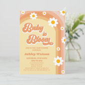 Baby in Bloom Retro Daisy Blume Kinderdusche Einladung (Stehend Vorderseite)
