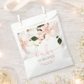 Baby in Bloom rosa, weiße Blumenlilien Geschenktütchen (Ausgeschnitten)