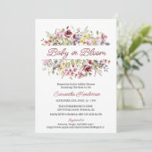 Baby in Bloom Shower Wildblume Einladung (Stehend Vorderseite)