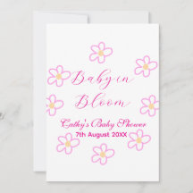 Baby in blühender rosa Blume Babydusche schlicht e