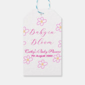 Baby in blühender rosa Blume Babydusche schlicht e Geschenkanhänger (Rückseite)