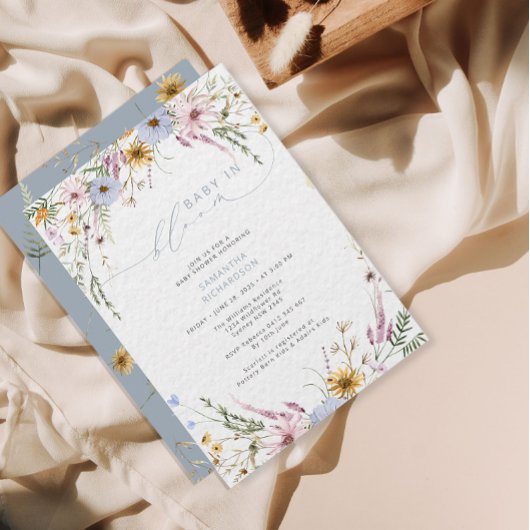 Baby in blühender Wildblume Kinderdusche Einladung