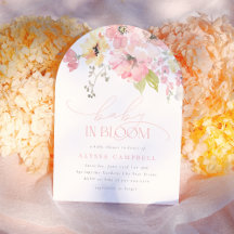 Baby in Blush Rosa Blütenmäulendusche Arsch