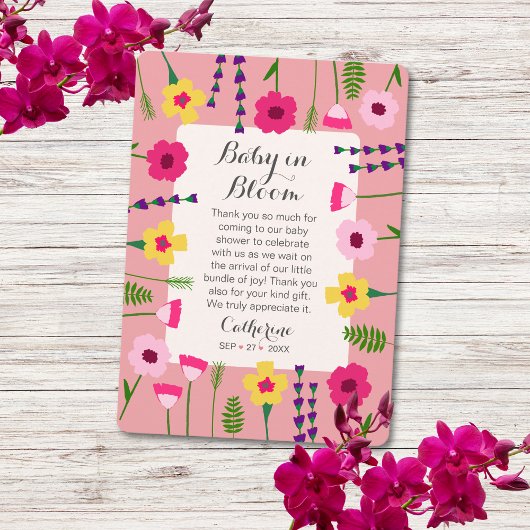 Baby in blutfarbigen Blütendusche Dankeskarte