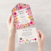 Baby in blutfarbigen Blütendusche QR Code Baby Dus All In One Einladung (Abreißen)