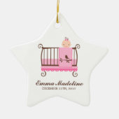 Baby in Crib-Ornament Keramik Ornament (Vorne)