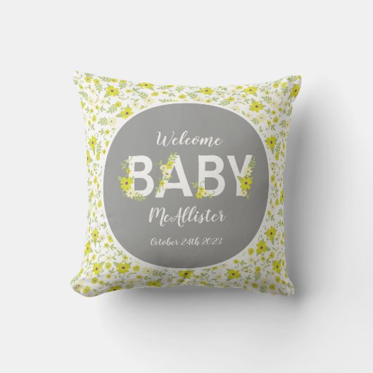 Baby in der Blütendusche Kissen (Vorderseite)