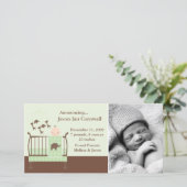 Baby in Green Crib Foto Geburtshinweise Ankündigung (Stehend Vorderseite)