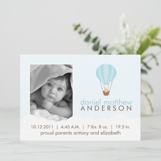 Baby in Hot Air Balloon Ankündigung zur Geburt (Stehend Vorderseite)
