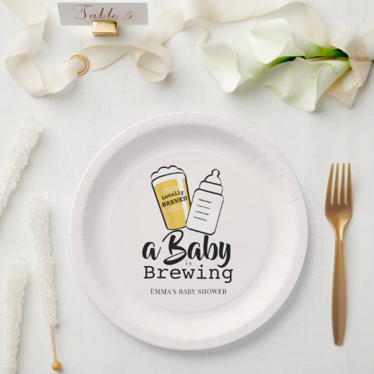 Baby is Brewing Beer Baby Bottle Pink Baby Shower Pappteller (Hochzeit)