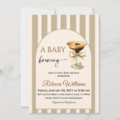 Baby is Brewing Coffee Theme Beige Bow Baby Shower Einladung (Vorderseite)