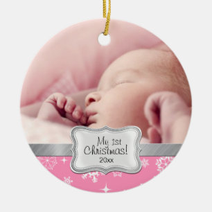 Baby ist 1. Weihnachten.  Rosa und weiße Schneefl Keramik Ornament
