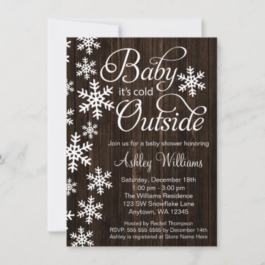 Baby ist es kalte Außenseiten-rustikale hölzerne Einladung (Vorderseite)